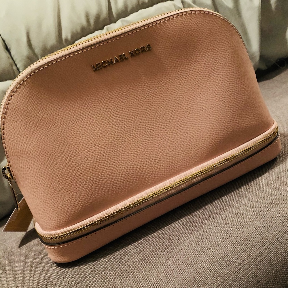 Micheal Kors Travel pouch (Pink)